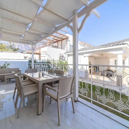 Villa Brand New With Full Amenities