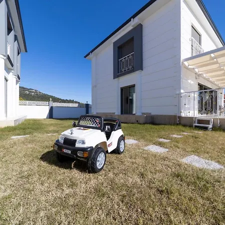 Villa Brand New With Full Amenities *