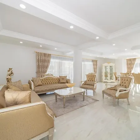 Villa Brand New With Full Amenities