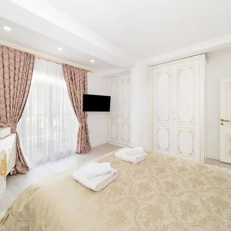 Vila Brand New With Full Amenities